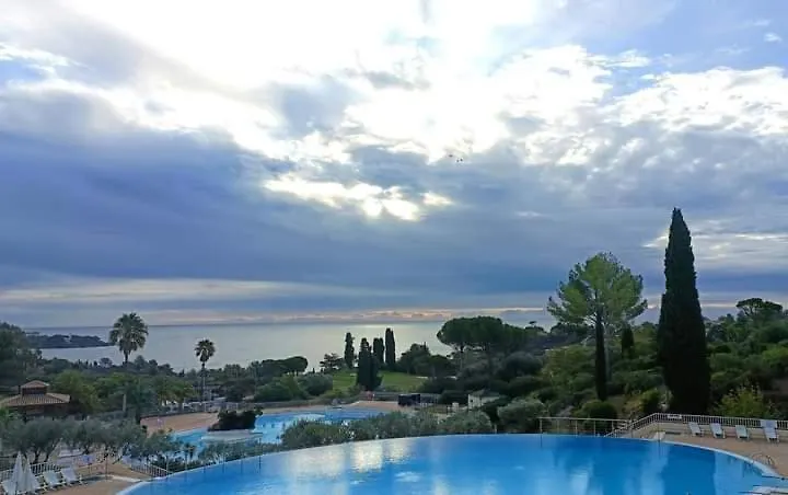 Apartment Vacances Au Paradis Saint-Raphael