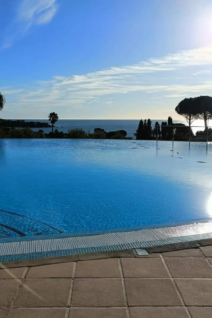 Vacances Au Paradis Saint-Raphael  0*, Saint-Raphael (Var) France